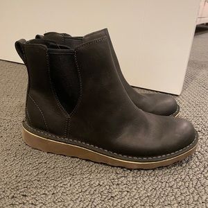 Women's Stonington Chelseas, Leather Black Size 8.5